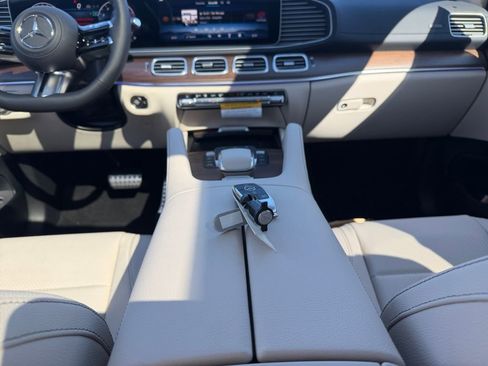 New 2026 Mercedes-Benz GLS 450 4MATIC image 11