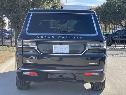 Used 2022 Jeep Grand Wagoneer Series II image 4