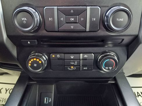 Used 2017 Ford F150 XLT image 19