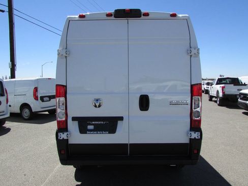 Used 2025 RAM ProMaster 2500 w/ Convenience Group image 8