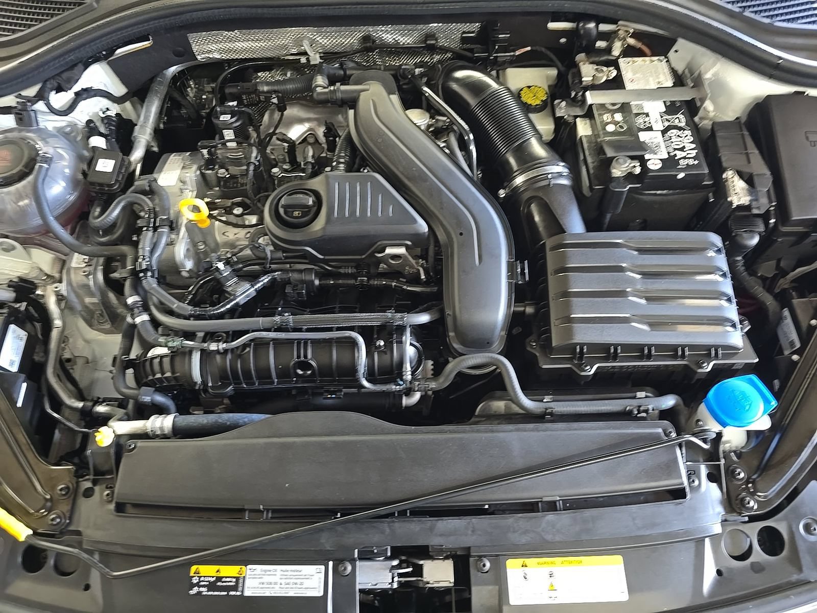 Used 2024 Volkswagen Jetta SE w/ Panoramic Sunroof Package FWD image 25