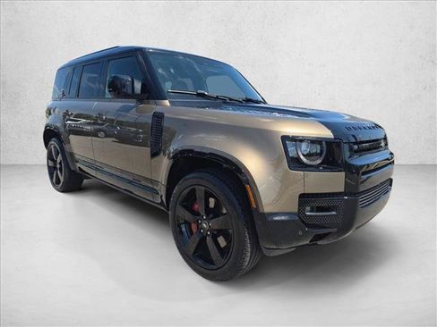 Used 2024 Land Rover Defender 110 X AWD/4WD image 3