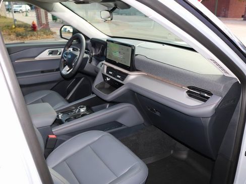 New 2026 Ford Explorer Active w/ Active Comfort Package image 25