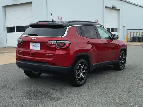 Used 2025 Jeep Compass Limited AWD/4WD image 8