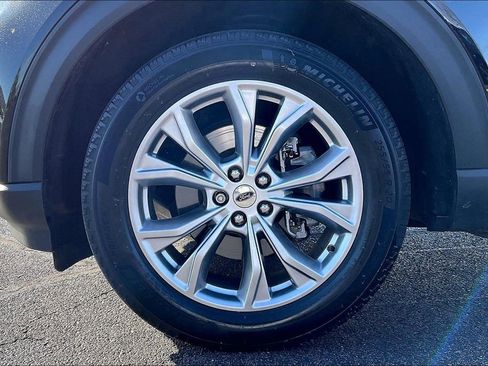 Used 2020 Ford Explorer XLT w/ Equipment Group 202A image 10