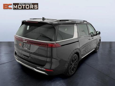 Used 2023 Kia Carnival SX Prestige image 6