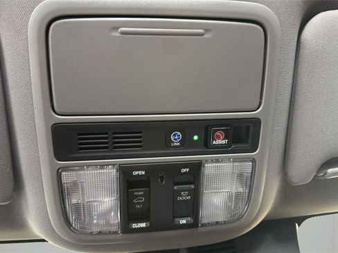 Used 2022 Honda Pilot Touring image 21