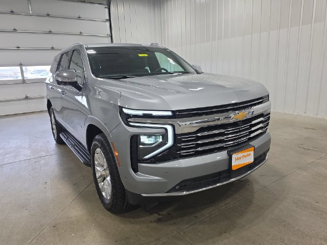Used 2025 Chevrolet Tahoe Premier AWD/4WD image 2