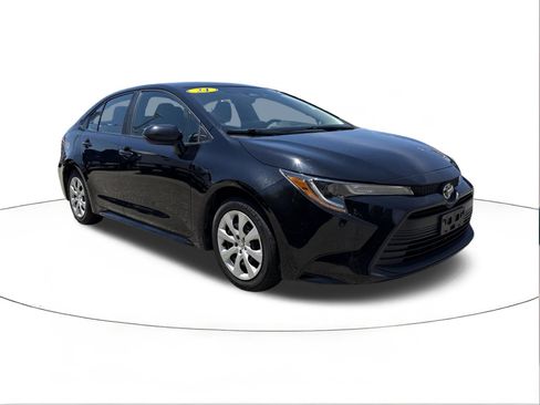 Used 2024 Toyota Corolla LE FWD image 1