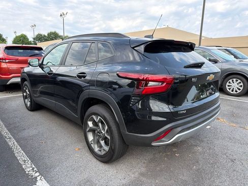 Used 2024 Chevrolet Trax LT FWD image 5