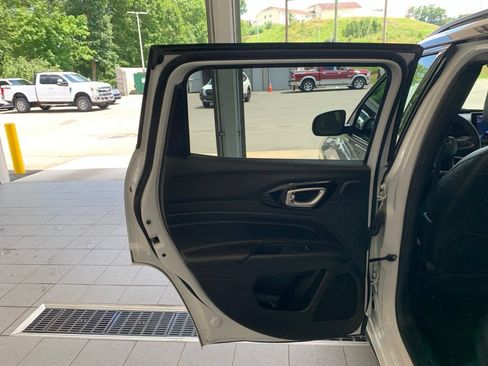 Used 2023 Jeep Compass High Altitude AWD/4WD image 14