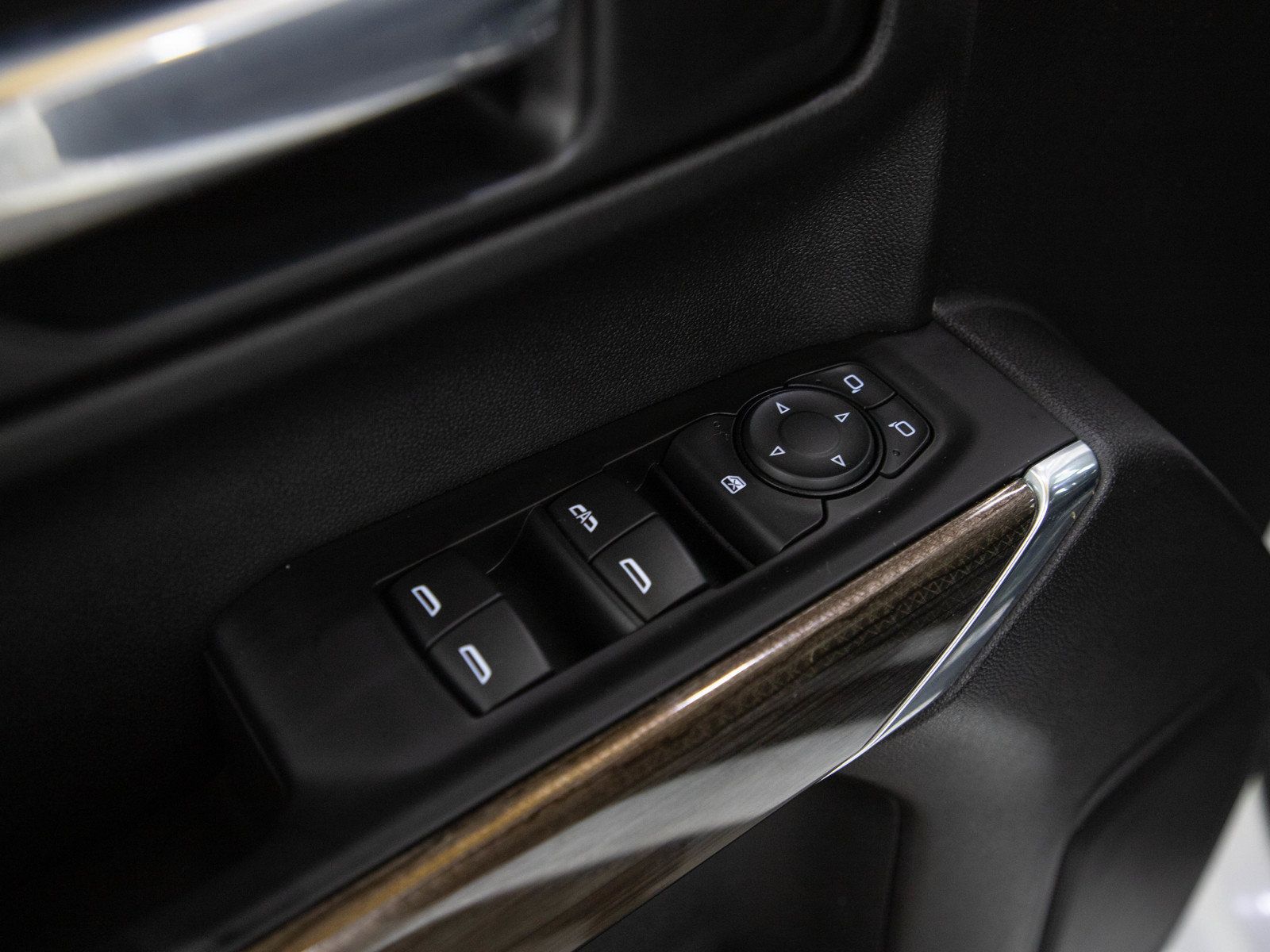 Used 2021 Chevrolet Silverado 1500 LT AWD/4WD image 21