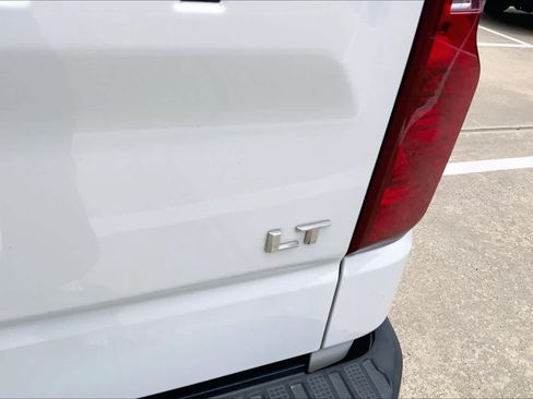 Used 2022 Chevrolet Silverado 1500 LT w/ Z71 Off-Road Package AWD/4WD image 10