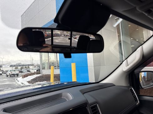 Used 2022 Nissan Frontier SV image 31