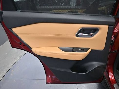Used 2022 Nissan Rogue Platinum w/ Head-Up Display Package AWD/4WD image 37