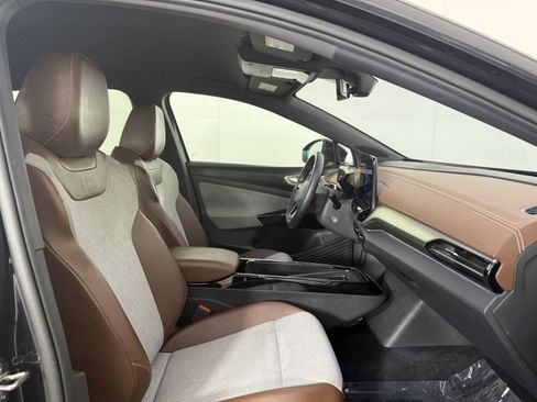 Used 2023 Volkswagen ID.4 Pro AWD/4WD image 9
