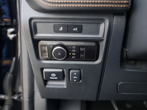 Used 2023 Ford Expedition Max Platinum image 15