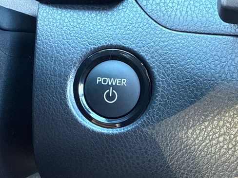 New 2026 Toyota Camry Hybrid FWD image 28