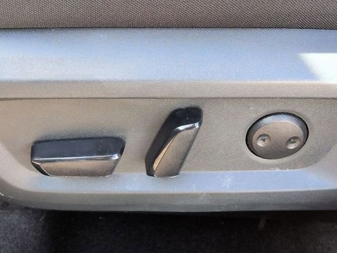 Used 2025 Nissan Rogue SV image 13