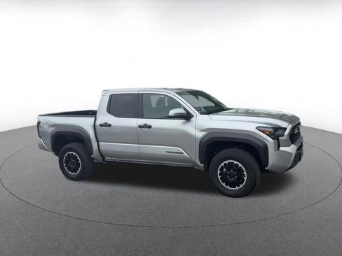 Used 2025 Toyota Tacoma TRD Off-Road AWD/4WD image 2