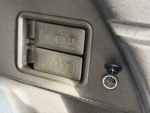 Used 2024 Chevrolet Equinox LT image 6