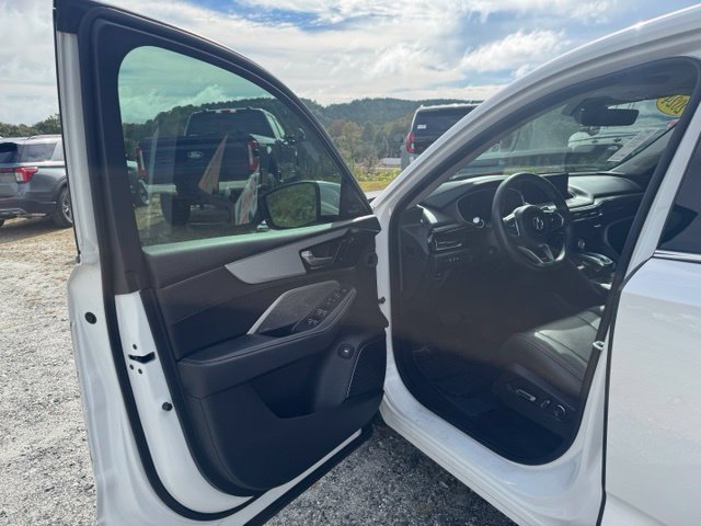 Used 2024 Acura MDX w/ Technology Package FWD image 12