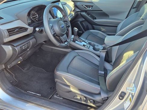 Certified 2025 Subaru Crosstrek 2.5i Limited w/ Crosstrek Mirror Package image 14