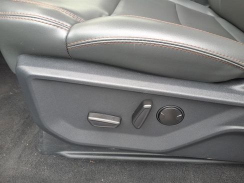 Used 2025 Ford Expedition Active AWD/4WD image 8