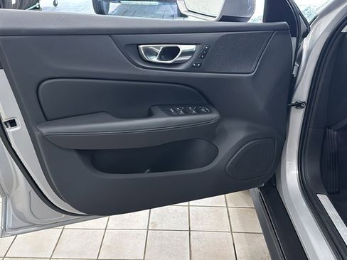 Used 2025 Volvo V60 B5 Cross Country Plus image 21
