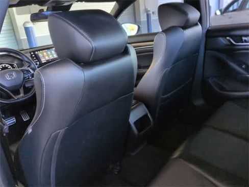 Used 2018 Honda Accord Sport image 19