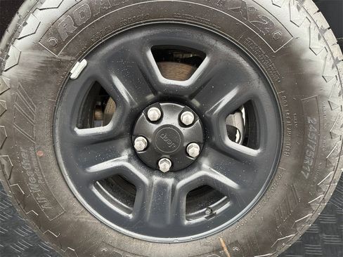 Used 2025 Jeep Wrangler Sport image 20