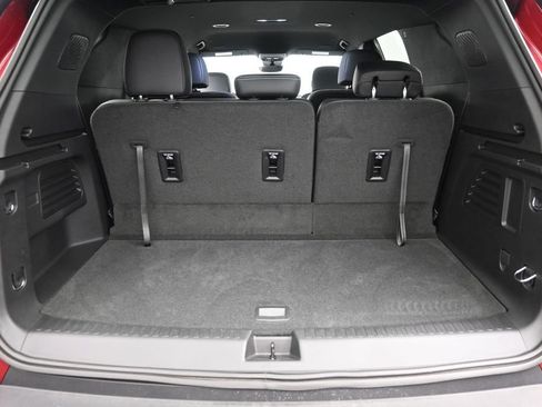 Used 2026 Chevrolet Traverse LT w/ Driver Confidence Package FWD image 2