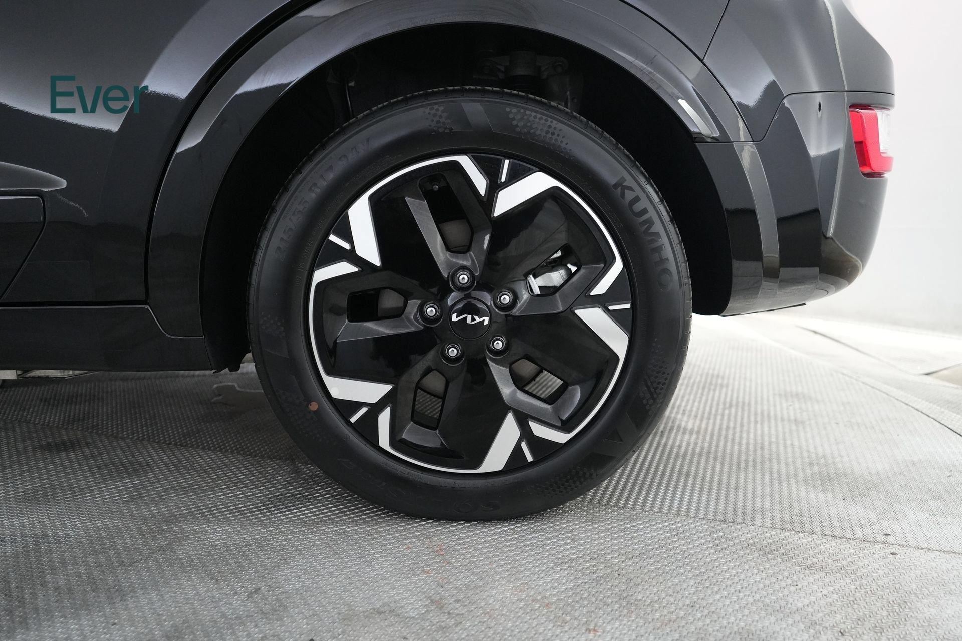 Used 2024 Kia Niro Wind w/ Wind Preserve Package FWD image 9