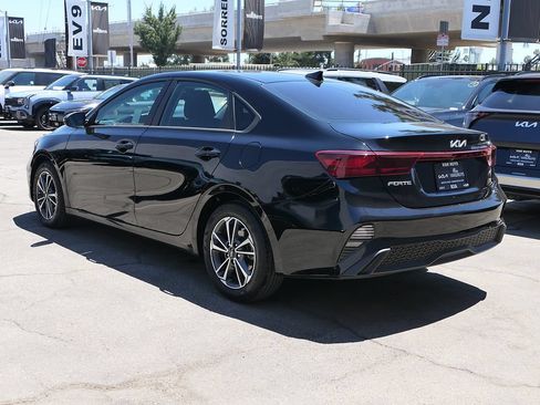 Used 2023 Kia Forte LXS w/ LXS Technology Package FWD image 5