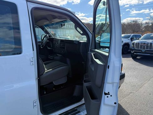 Used 2025 GMC Savana 2500 w/ Driver Convenience Package RWD image 9