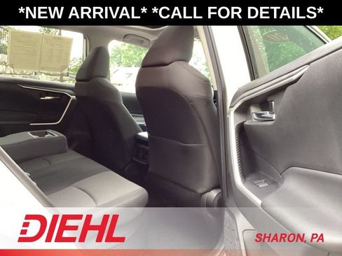 Used 2020 Toyota RAV4 XLE w/ Convenience Package AWD/4WD image 13