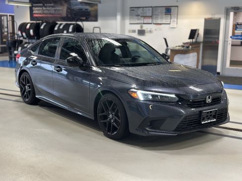 Used 2024 Honda Civic Sport image 3