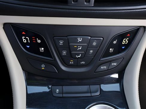 Used 2018 Buick Envision Premium image 21