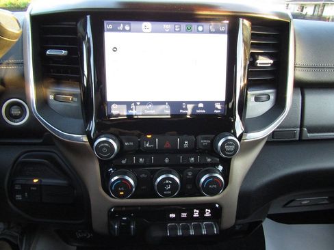 Used 2024 RAM 2500 Laramie w/ Safety Group AWD/4WD image 15