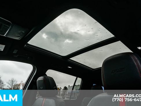 Used 2024 Chevrolet Traverse RS image 40