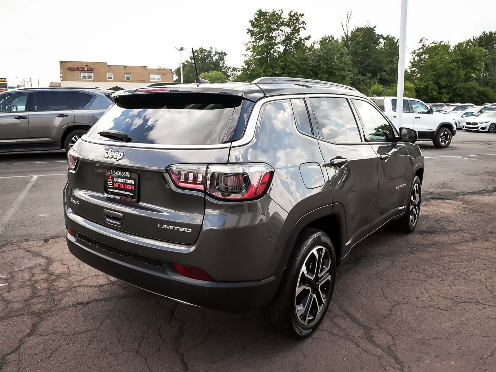 Used 2023 Jeep Compass Limited AWD/4WD image 6