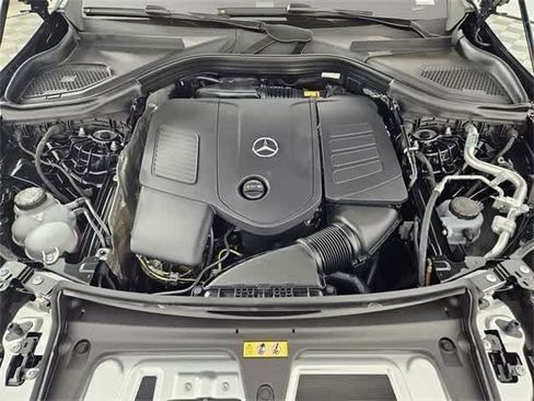 Used 2025 Mercedes-Benz GLC 300 4MATIC image 14