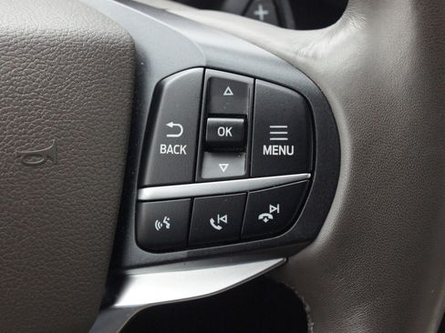 Used 2020 Ford Explorer Platinum w/ Premium Technology Package image 12