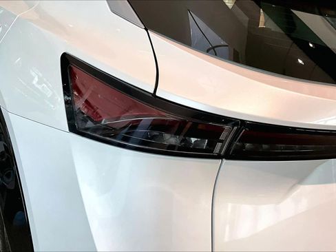 Certified 2024 Nissan Ariya FWD image 26