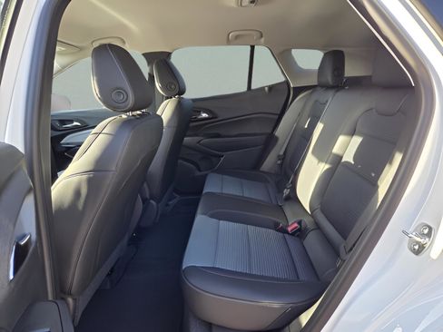 New 2026 Chevrolet Trax LT image 16