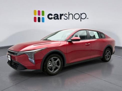 Used 2025 Kia K4 LXS image 1