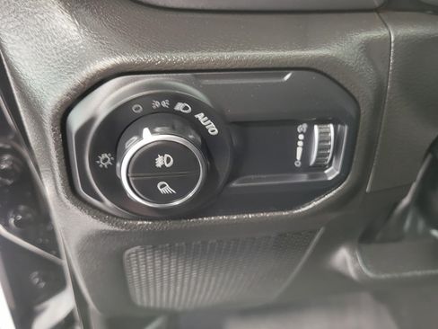Used 2023 Jeep Gladiator Sport AWD/4WD image 9