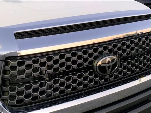 Used 2021 Toyota Tundra SR5 w/ SR5 Upgrade Package image 29