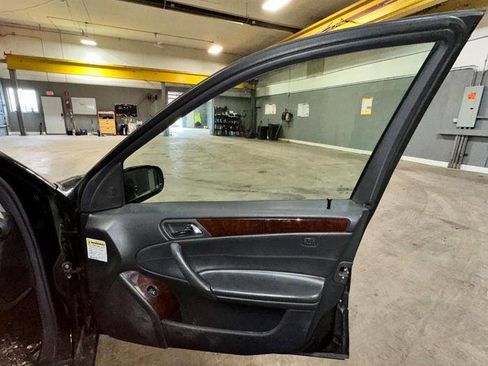 Used 2004 Mercedes-Benz C 240 4MATIC Sedan image 30