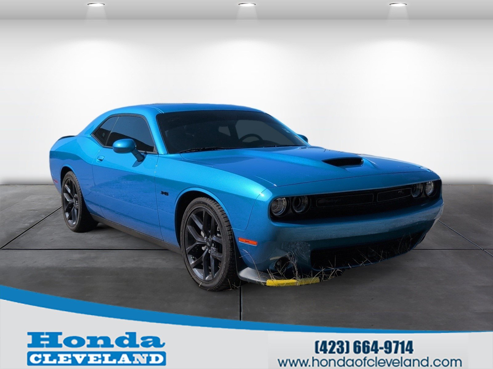 Used 2023 Dodge Challenger R/T w/ Plus Package RWD image 1